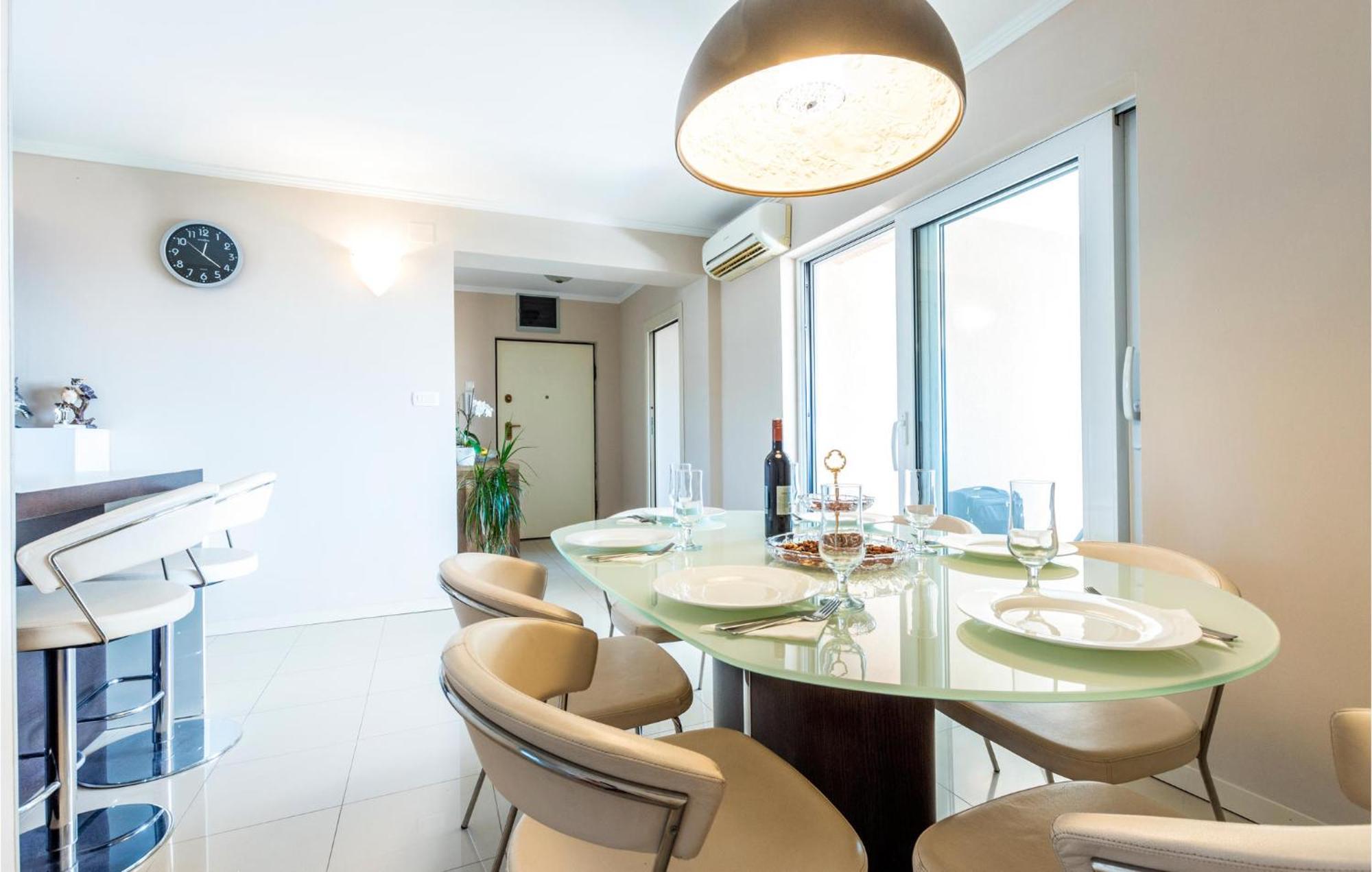 Beautiful Apartment In Split With Kitchen Экстерьер фото